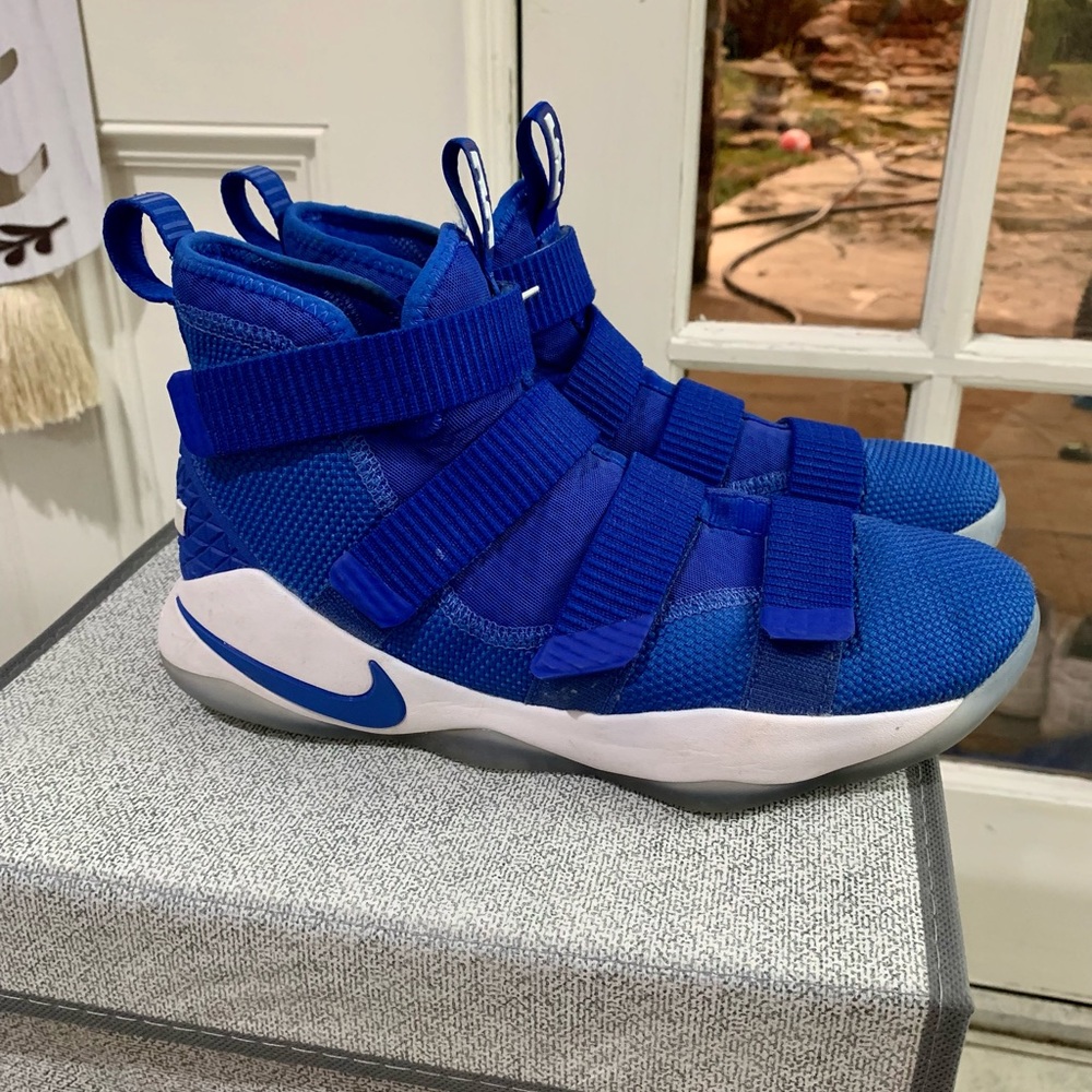 Nike Lebron soldier